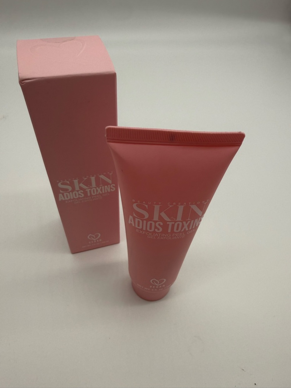 Beauty Creations Pink Skin Adios Toxins Exfoliating Cleanser